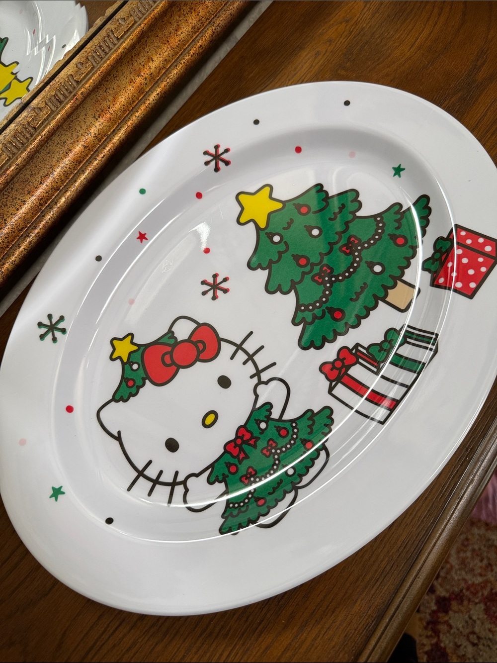 Sanrio Hello Kitty Oval Christmas Platter - White, Green, Red and yellow.